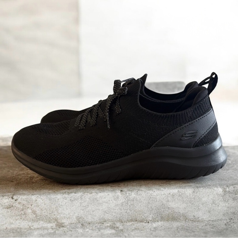 Skechers Black Sneakers – Memory Foam | Wide Fit - Picture 2 of 5